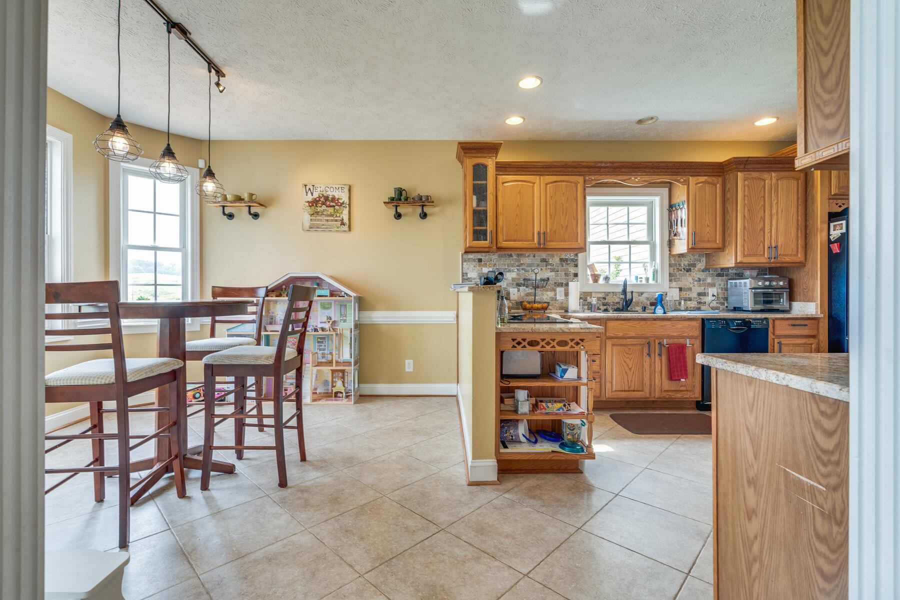 11361 Reedy Creek Road Bristol, VA 24202 - Photo 14 of 56 015