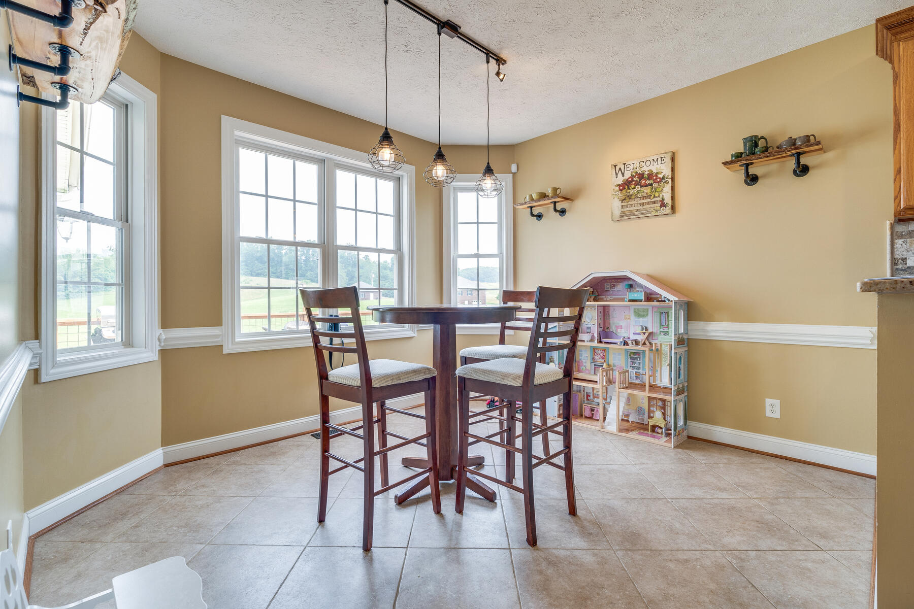 11361 Reedy Creek Road Bristol, VA 24202 - Photo 15 of 56 016
