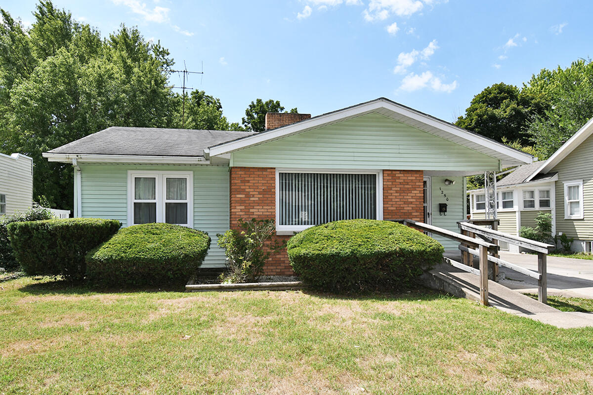 1250 East Bennett Street Springfield, MO 65804 - Photo 1 of 1 01