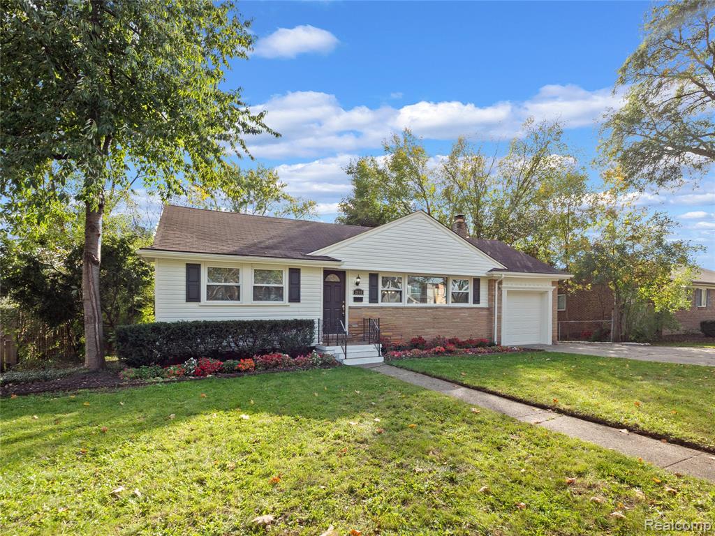 2046 Yorkshire Road Birmingham, MI 48009 - Photo 34 of 43