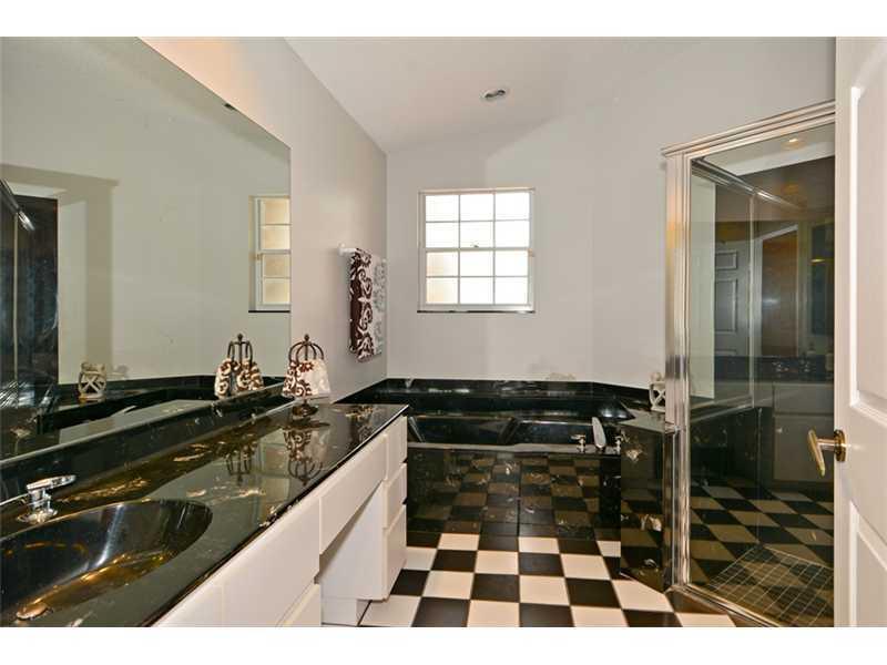 19860 Milan Terrace Boca Raton, FL 33434 - Photo 8 of 18 Master bath