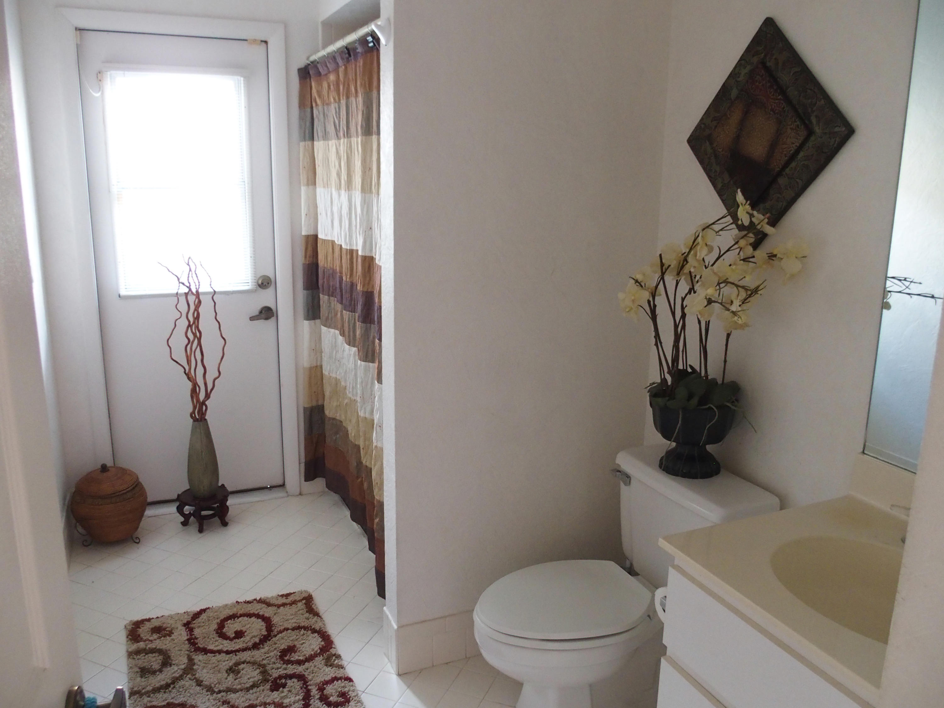 19860 Milan Terrace Boca Raton, FL 33434 - Photo 10 of 18 Second bathroom