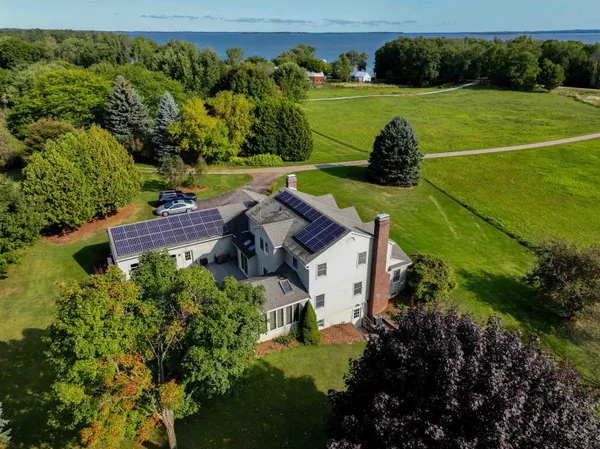 $1,100,000 | 129 E Shore North, Grand Isle, VT 05458