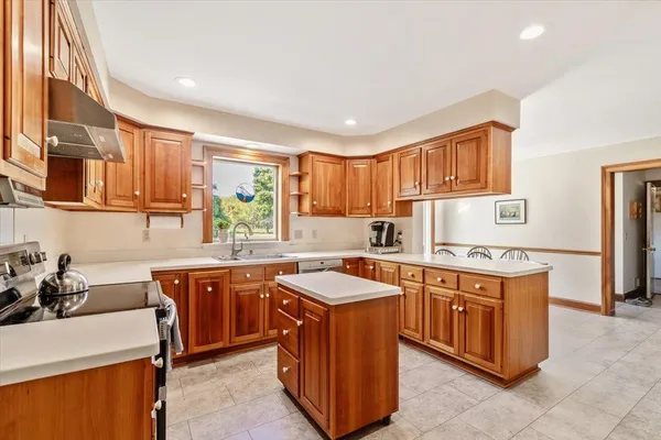 $1,100,000 | 129 E Shore North, Grand Isle, VT 05458