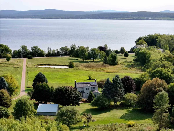 $1,100,000 | 129 E Shore North, Grand Isle, VT 05458