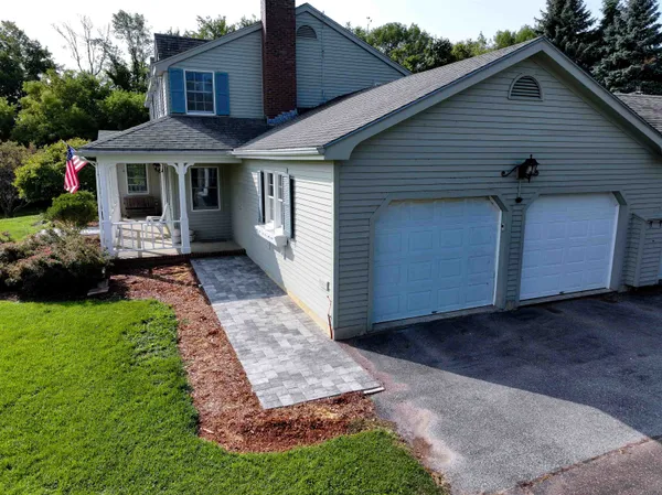 $1,100,000 | 129 E Shore North, Grand Isle, VT 05458