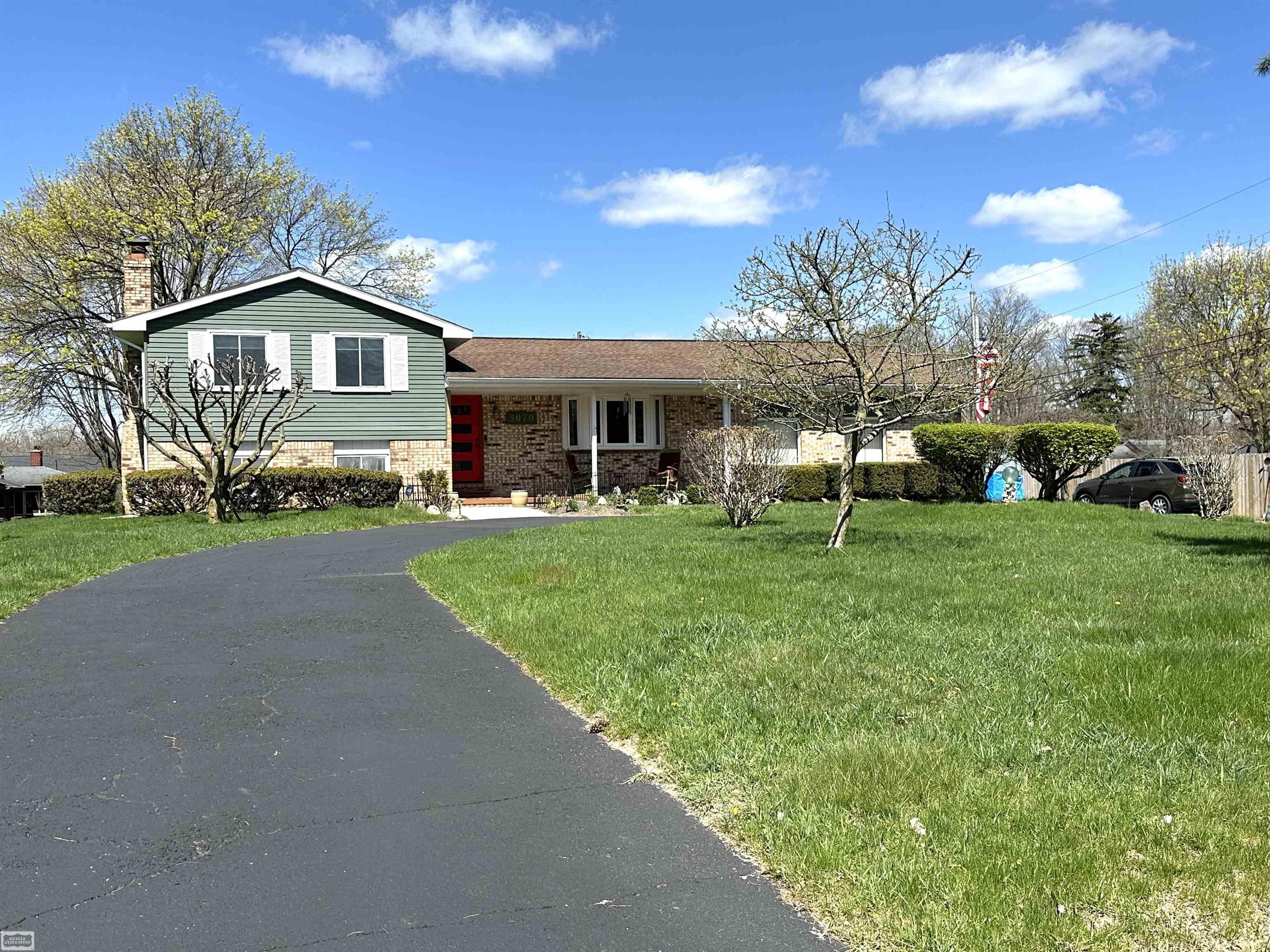 3070 South Boulevard Rochester, MI 48309 - Photo 1 of 22 50139560-f53141b8-38bb-47b3-a743-bb17294c3d0d.JPG