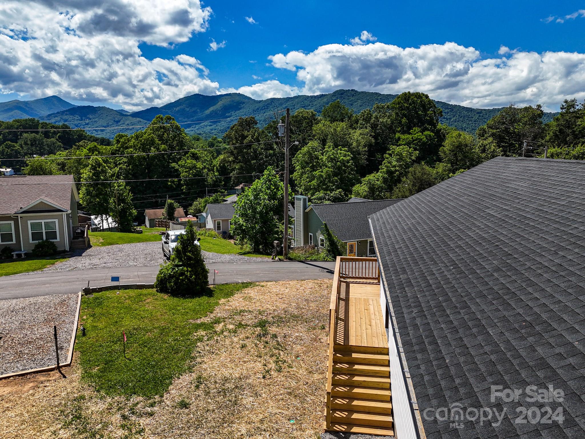 130 Craven Road Waynesville, NC 28786 - Photo 2 of 43 Gallery Image 2