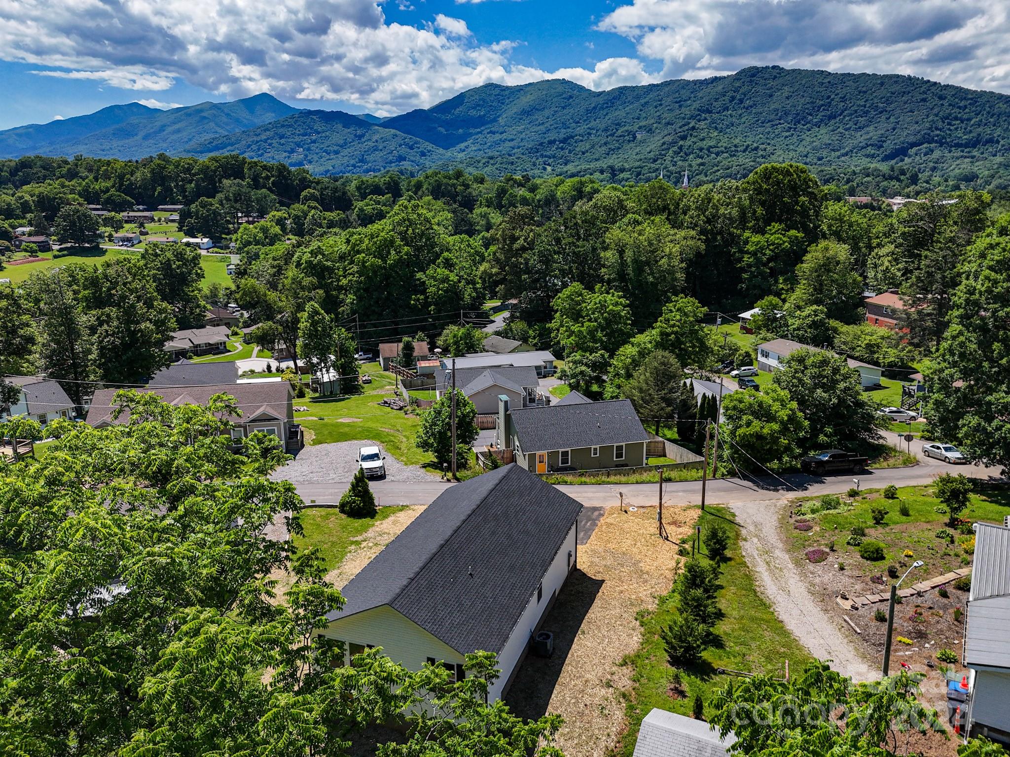 130 Craven Road Waynesville, NC 28786 - Photo 36 of 43 Gallery Image 36