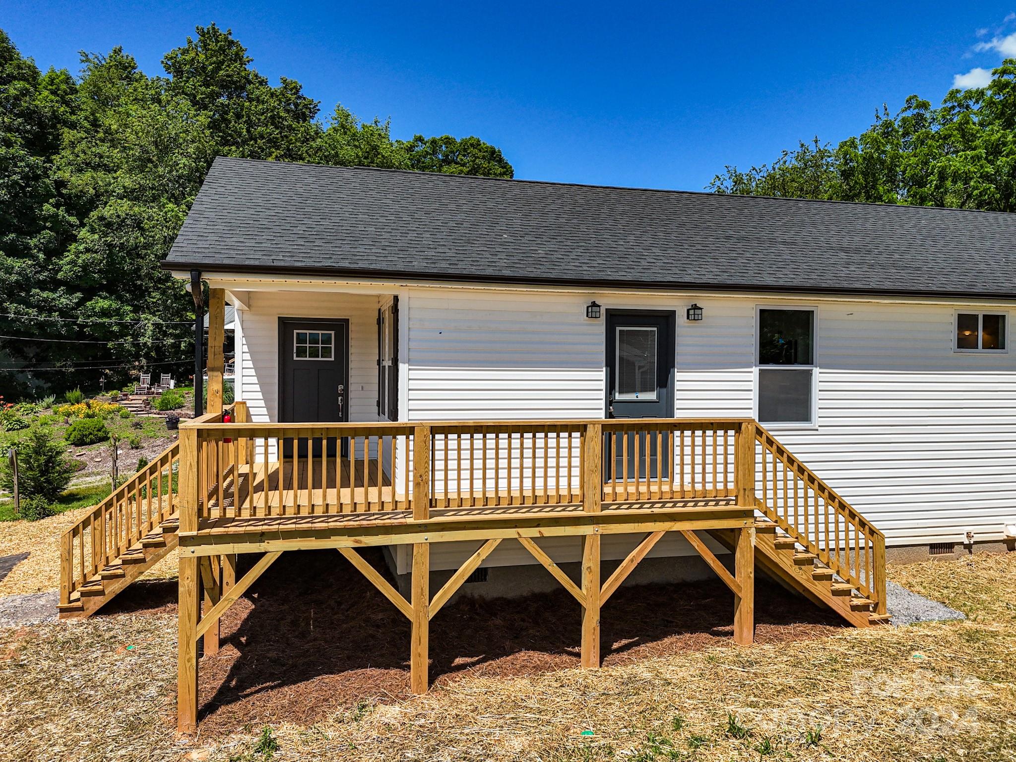 130 Craven Road Waynesville, NC 28786 - Photo 6 of 43 Gallery Image 6