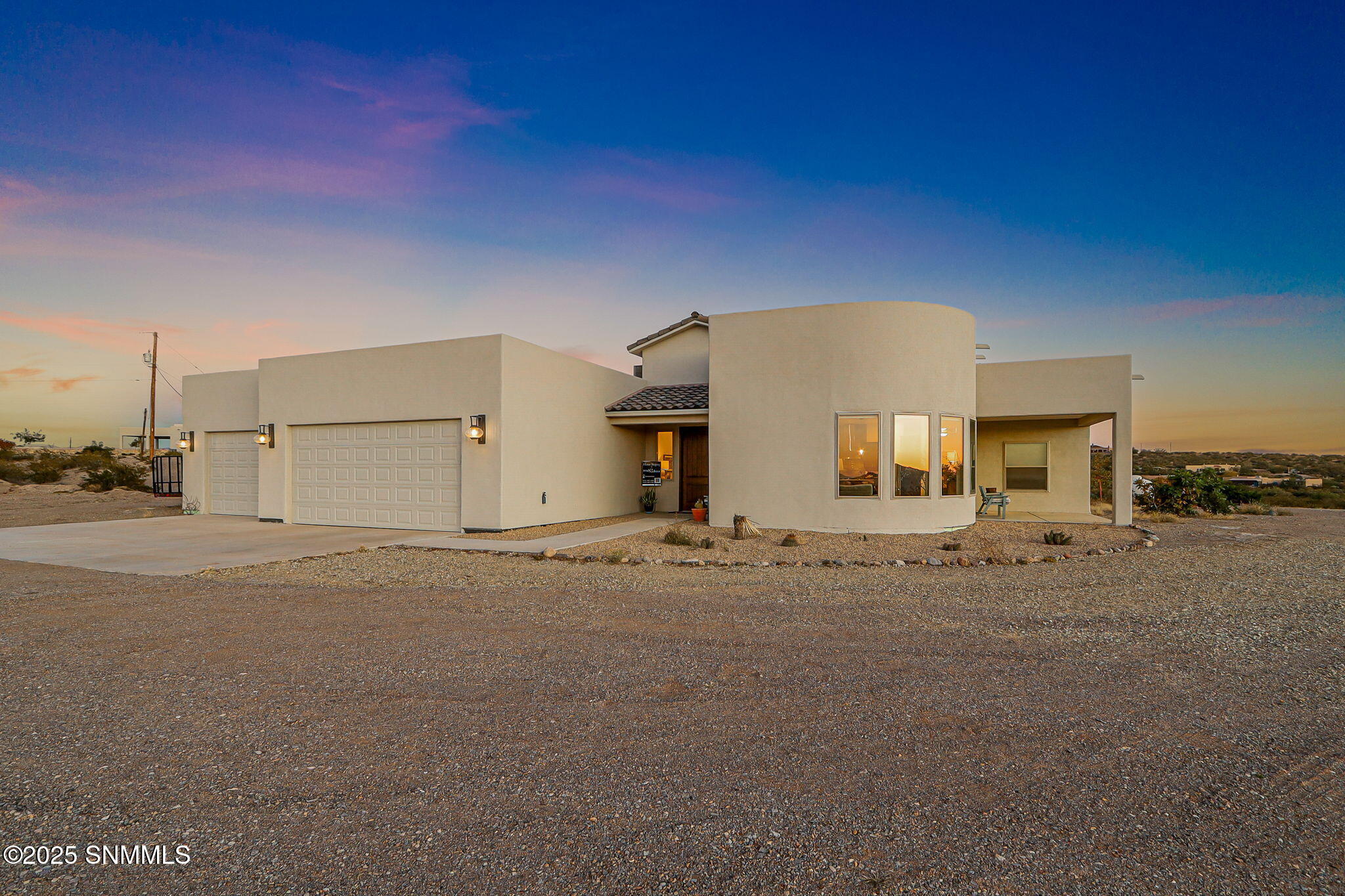 1963 Guamis Road Las Cruces, NM 88012 - Photo 2 of 42 32-web-or-mls-IMG_4720