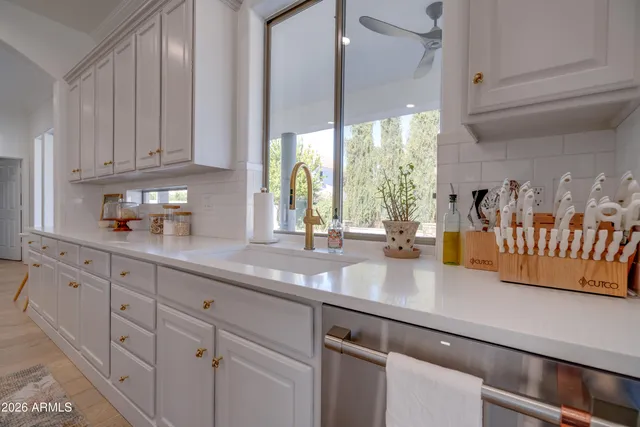 $1,250,000 | 2812 East Washington Court, Gilbert, AZ 85234