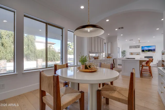 $1,250,000 | 2812 East Washington Court, Gilbert, AZ 85234