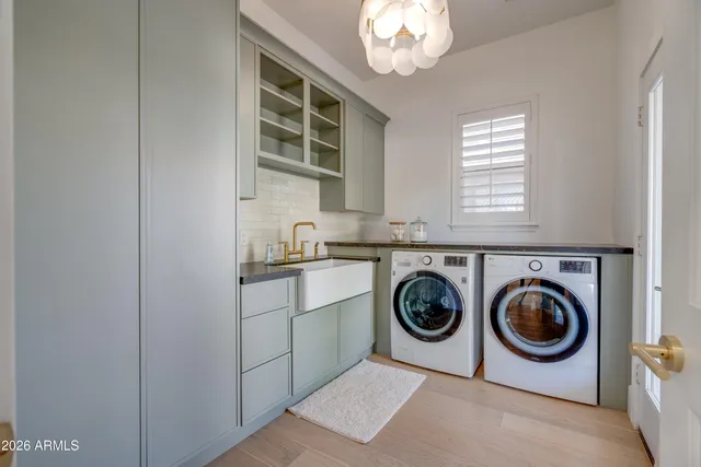 $1,250,000 | 2812 East Washington Court, Gilbert, AZ 85234