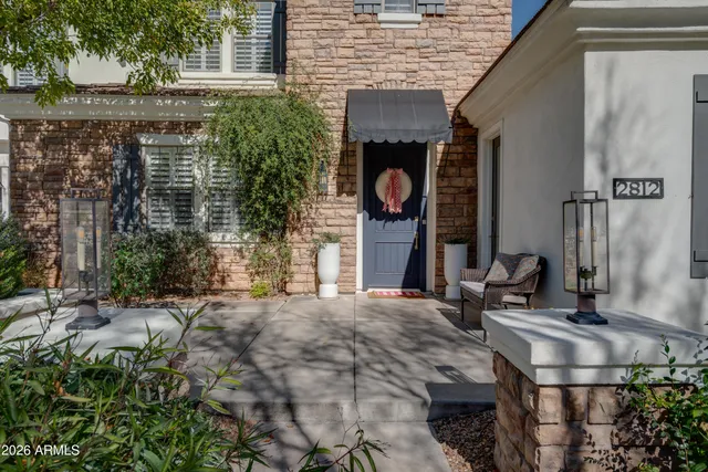 $1,250,000 | 2812 East Washington Court, Gilbert, AZ 85234