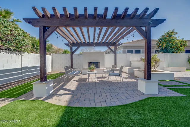 $1,250,000 | 2812 East Washington Court, Gilbert, AZ 85234