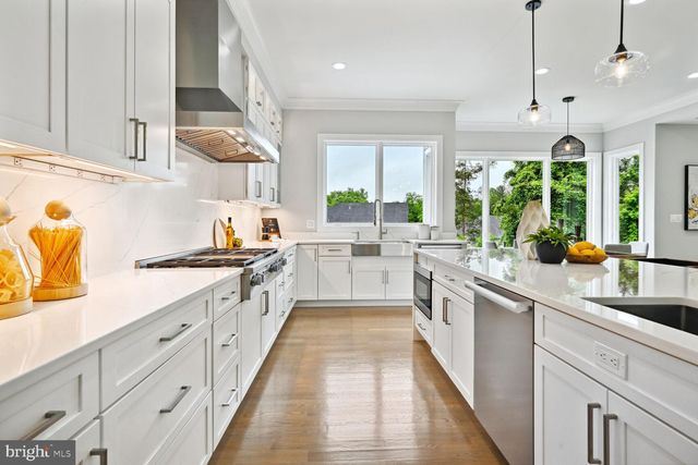 $2,888,888 | 6815 Wise Street, McLean, VA 22101