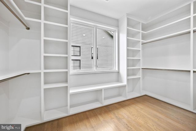 $2,888,888 | 6815 Wise Street, McLean, VA 22101