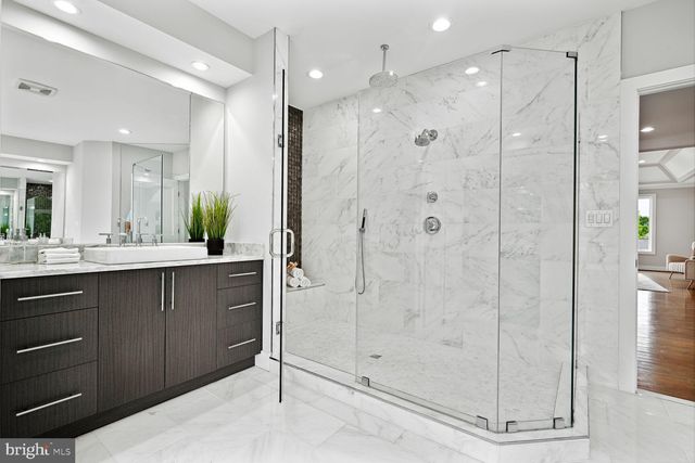 $2,888,888 | 6815 Wise Street, McLean, VA 22101