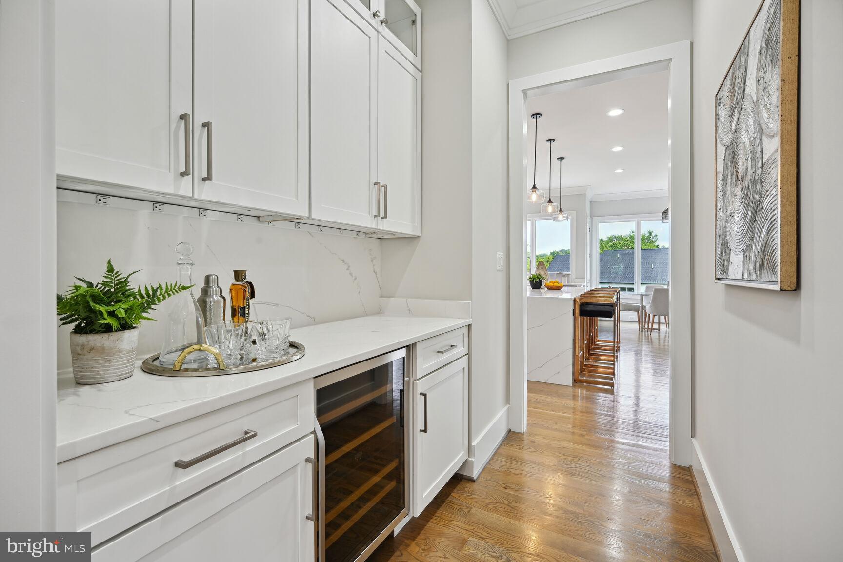 6815 Wise Street McLean, VA 22101 - Photo 6 of 58