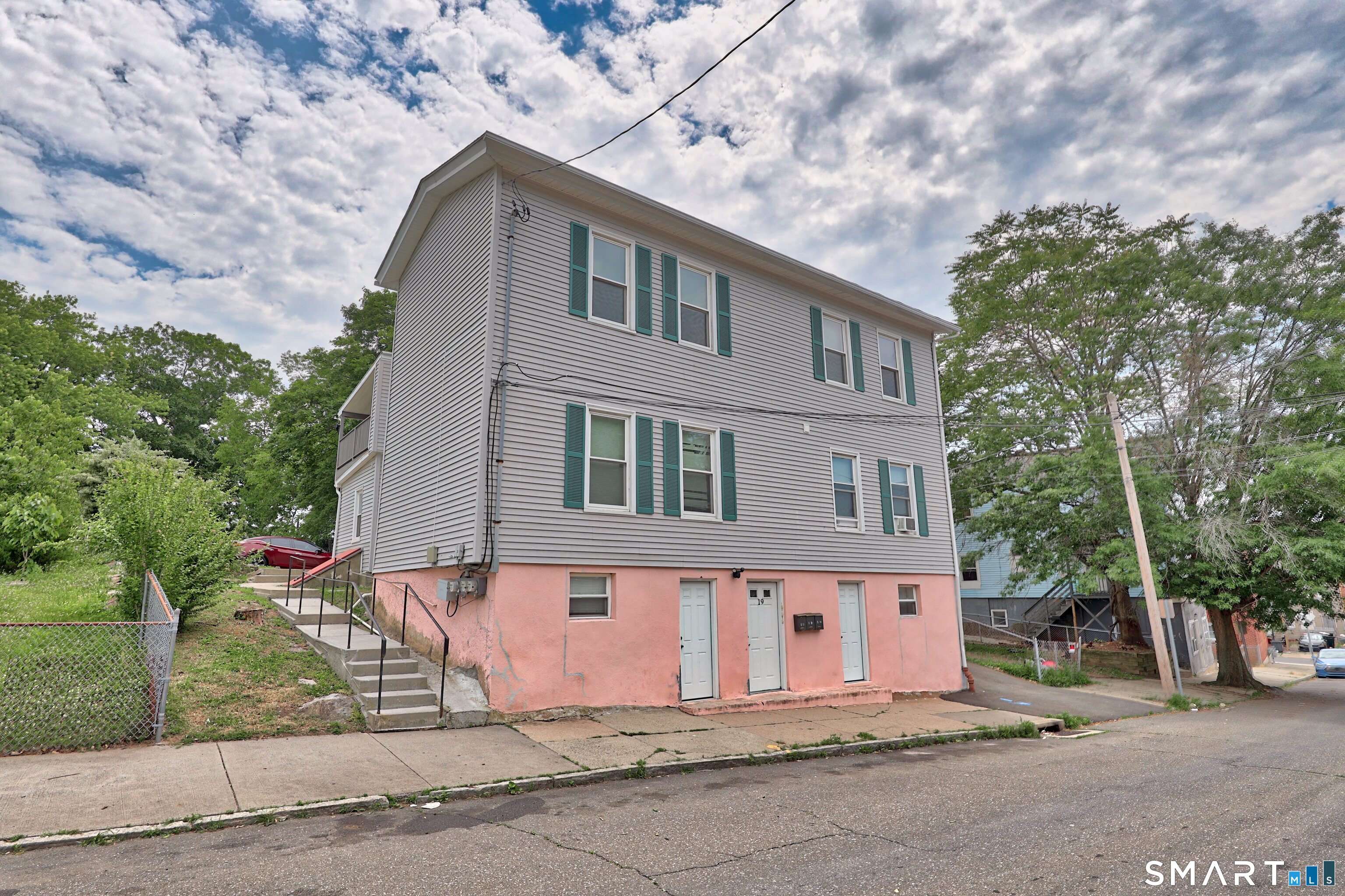 21 Hawkins Street, Unit 3 Derby, CT 06418 - Photo 4 of 27