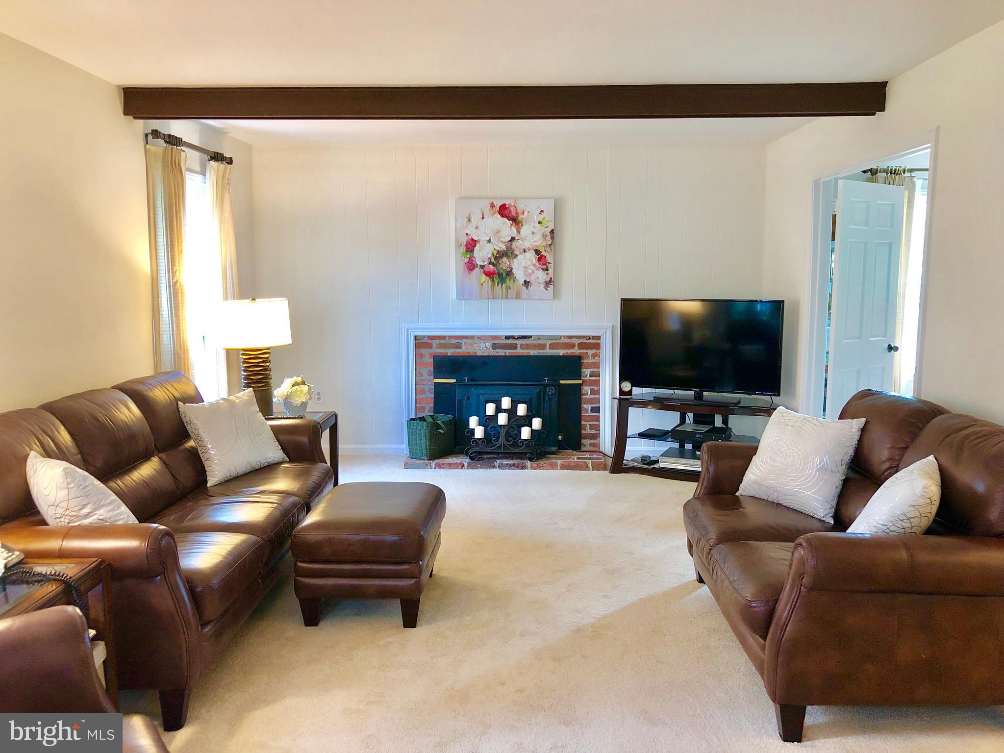 16005 Wallingford Road Silver Spring, MD 20906 - Photo 15 of 36 Family room