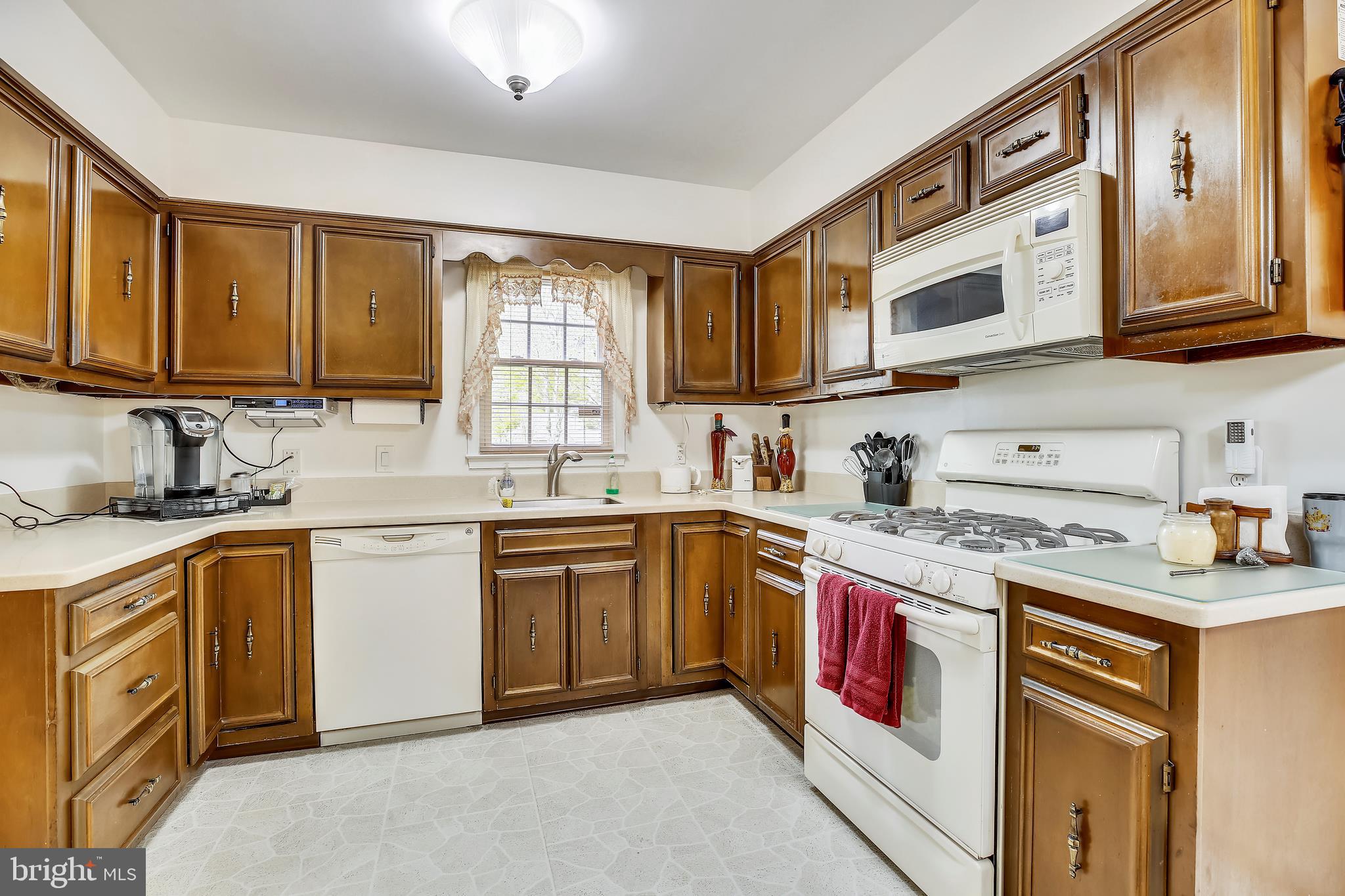 16005 Wallingford Road Silver Spring, MD 20906 - Photo 16 of 36 Kitchen