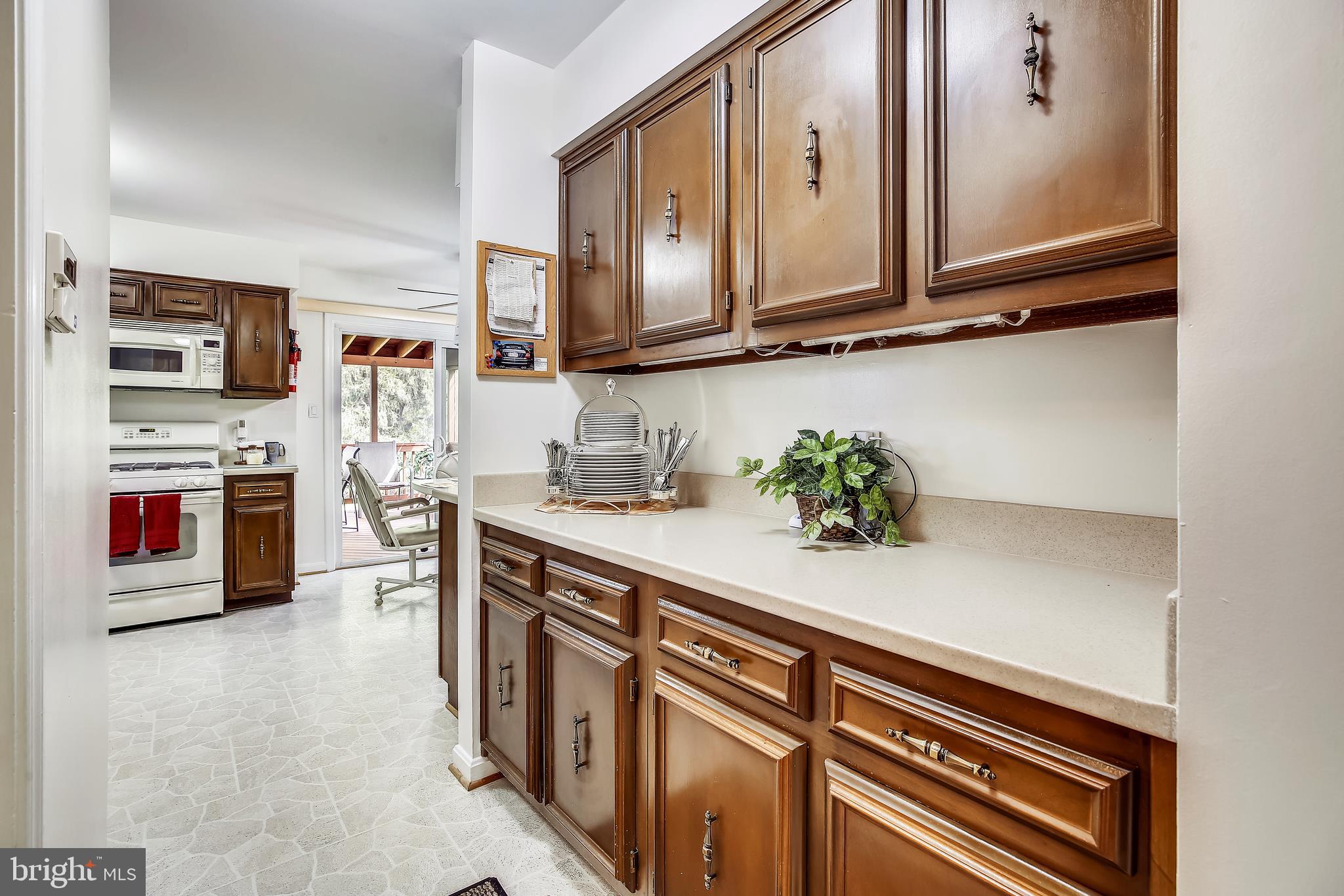 16005 Wallingford Road Silver Spring, MD 20906 - Photo 17 of 36 Butler's pantry