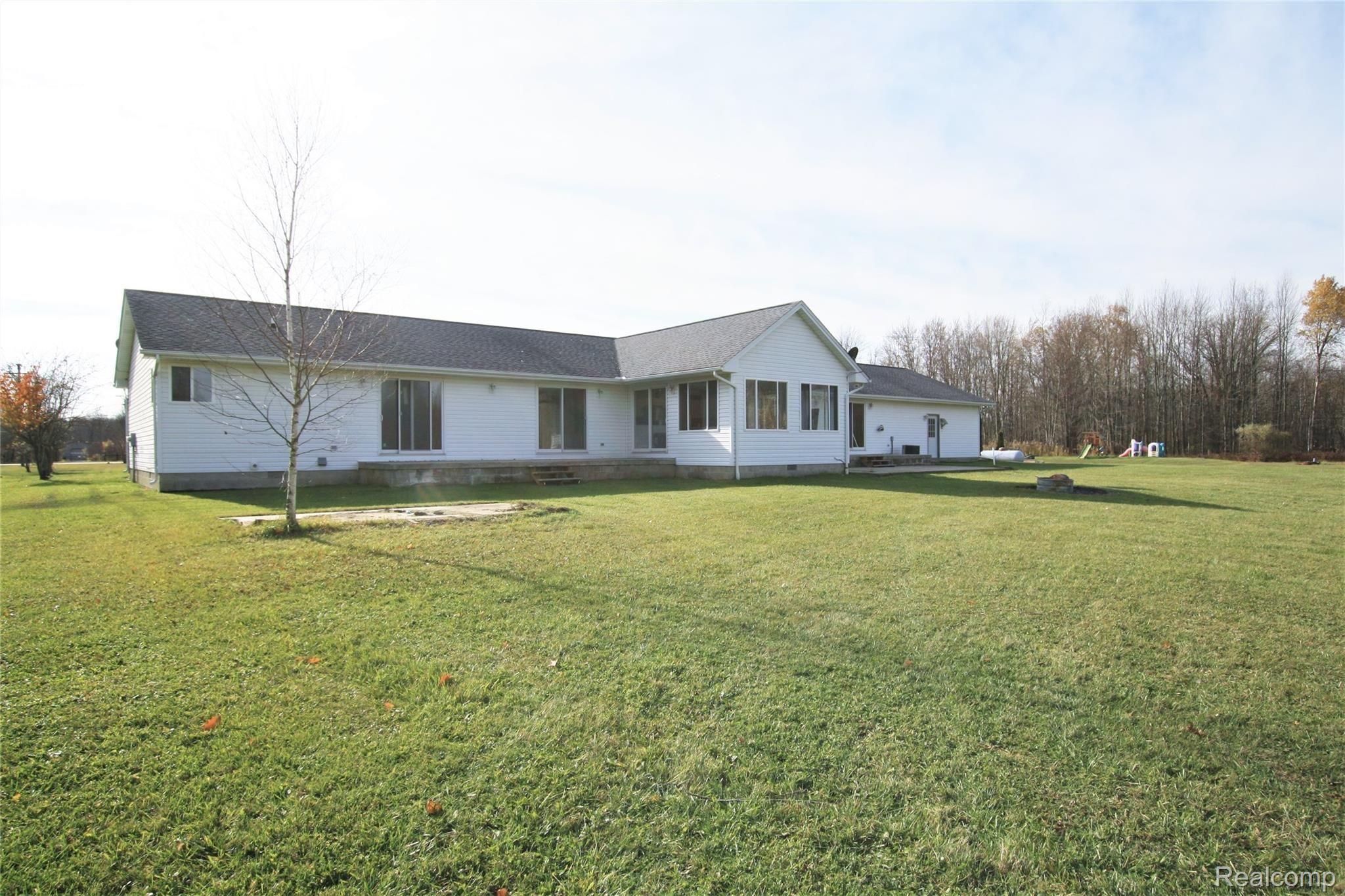 11260 Rose Road Emmett, MI 48022 - Photo 8 of 39 IMG_4591.JPG