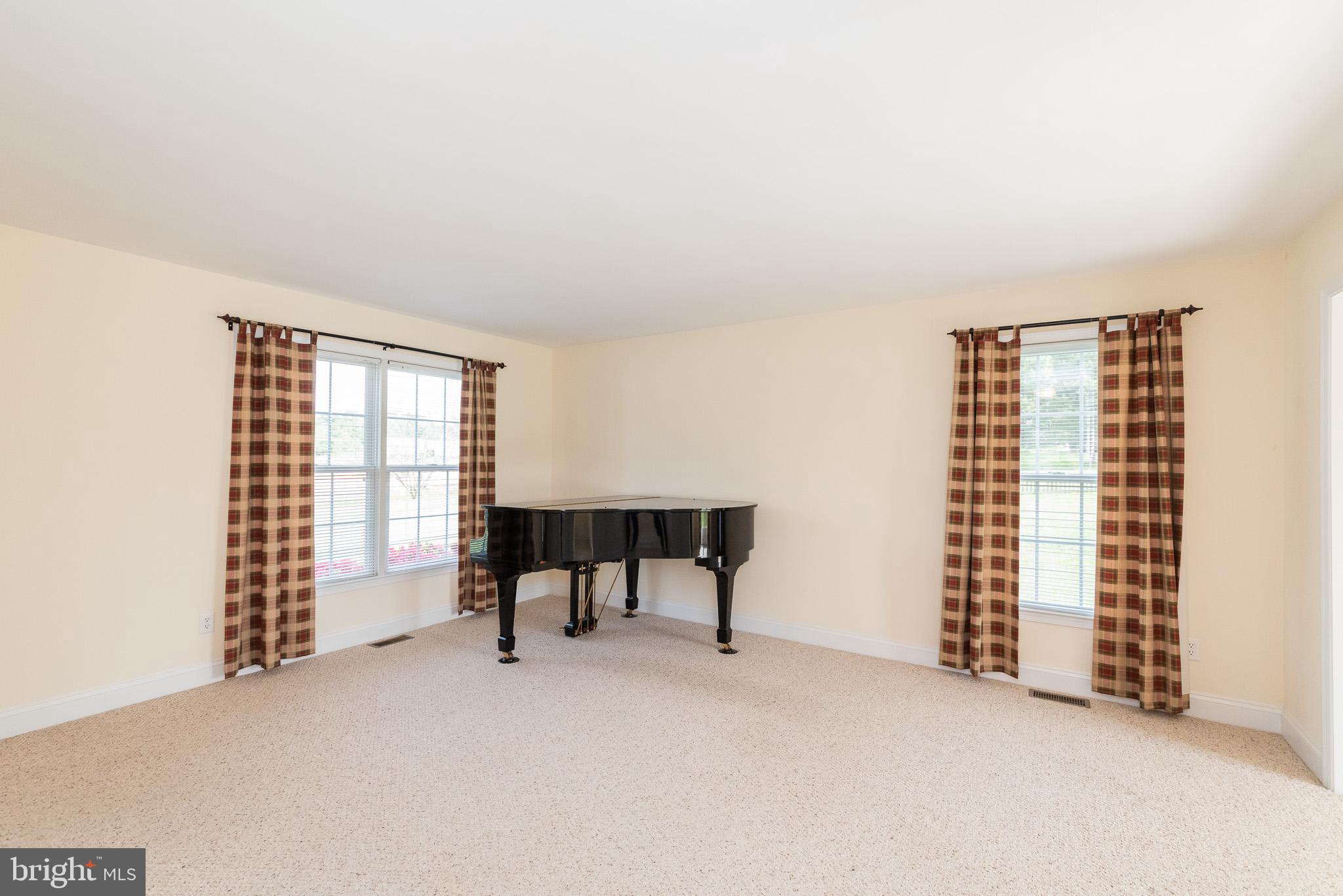 3733 Miller Road Street, MD 21154 - Photo 6 of 48 Living Room