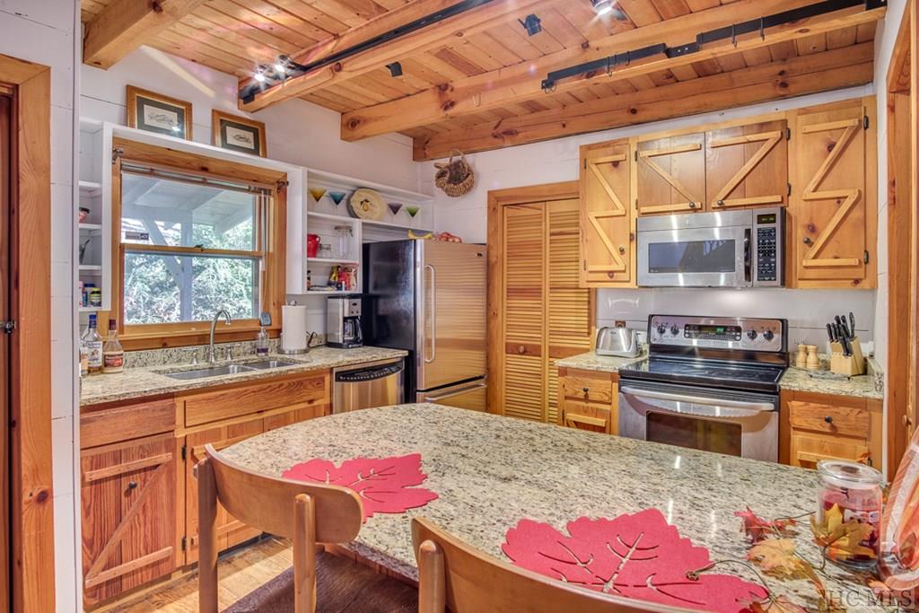 1584 Shortoff Road Highlands, NC 28741 - Photo 8 of 17 Gallery Image 8
