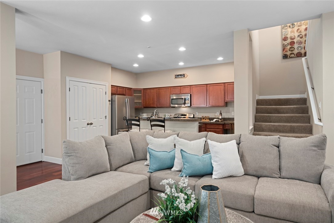 21604 11th Court Southeast Bothell, WA 98021 - Photo 7 of 38