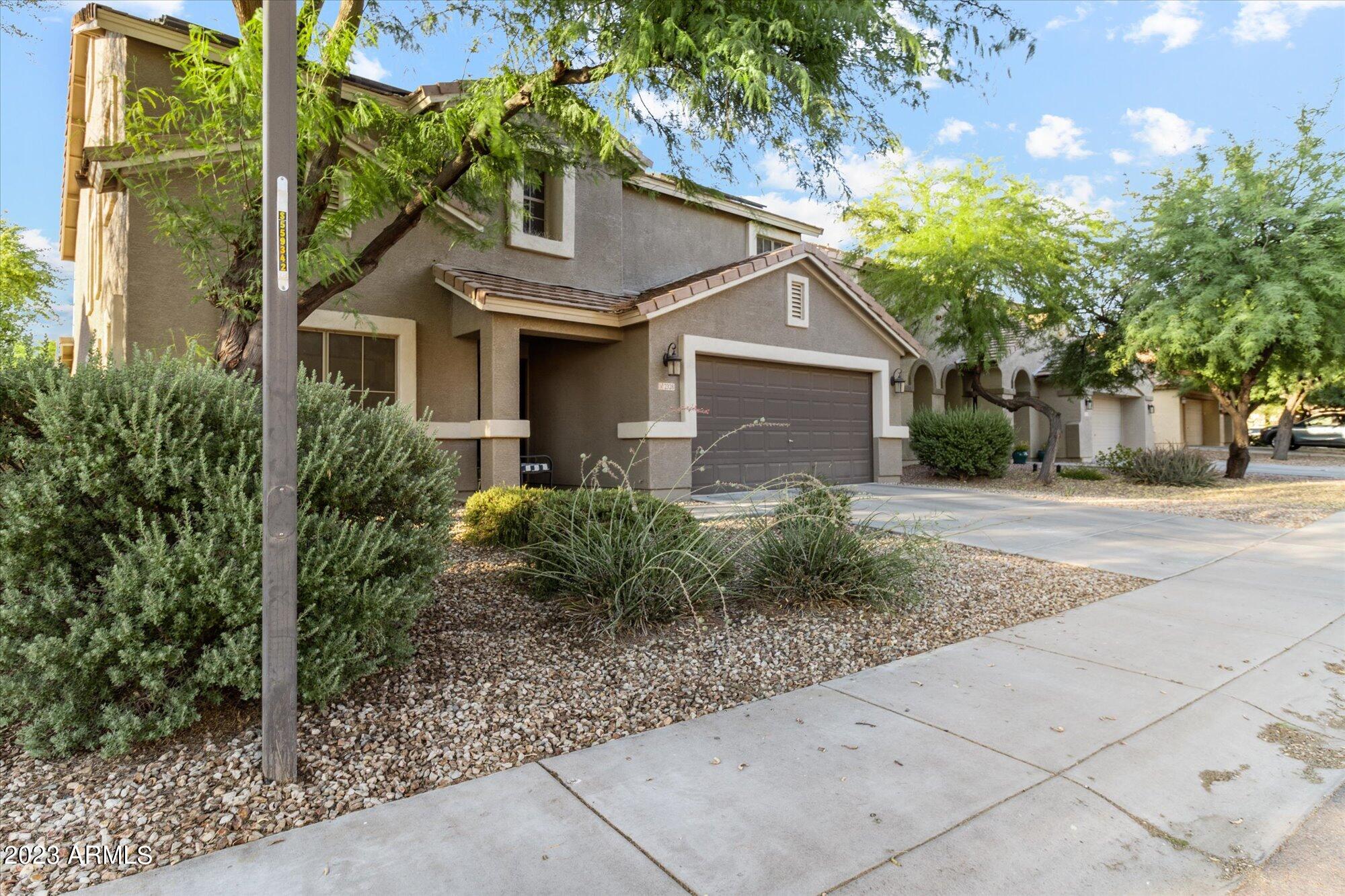 2328 West Roy Rogers Road Phoenix, AZ 85085 - Photo 3 of 35 34-IMG_2318