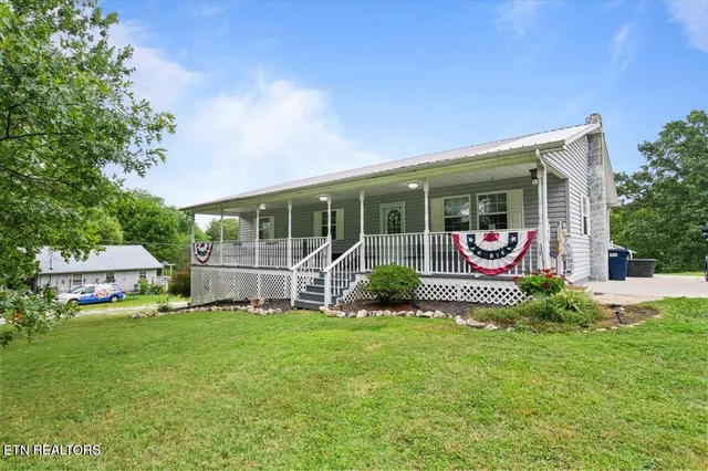 $382,500 | 286 Lewis White Lane, La Follette, TN 37766