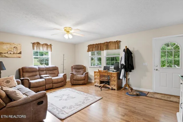 $382,500 | 286 Lewis White Lane, La Follette, TN 37766