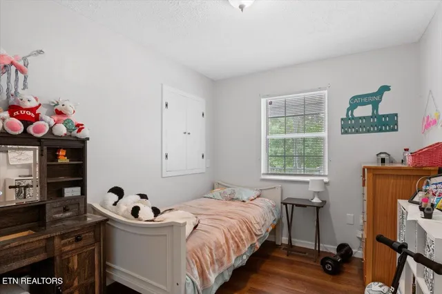 $382,500 | 286 Lewis White Lane, La Follette, TN 37766