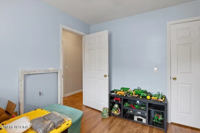 $382,500 | 286 Lewis White Lane, La Follette, TN 37766