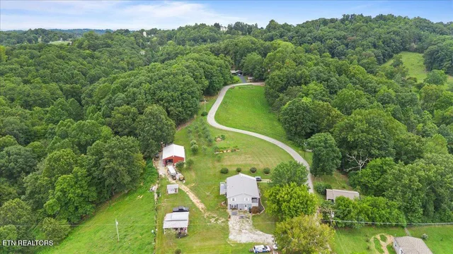 $382,500 | 286 Lewis White Lane, La Follette, TN 37766
