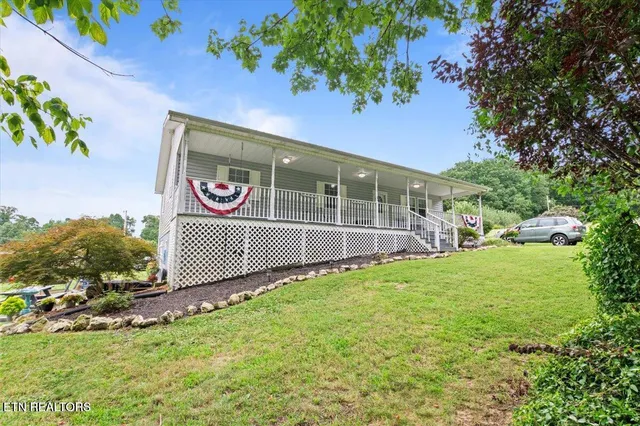 $382,500 | 286 Lewis White Lane, La Follette, TN 37766