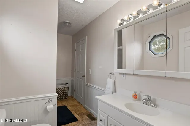 $382,500 | 286 Lewis White Lane, La Follette, TN 37766