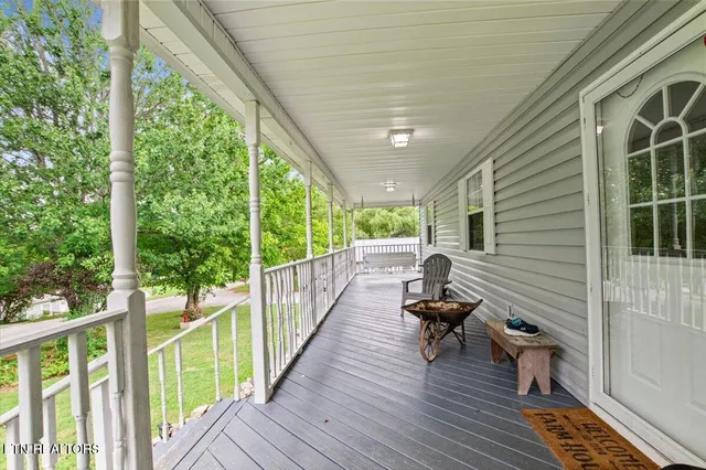 $382,500 | 286 Lewis White Lane, La Follette, TN 37766