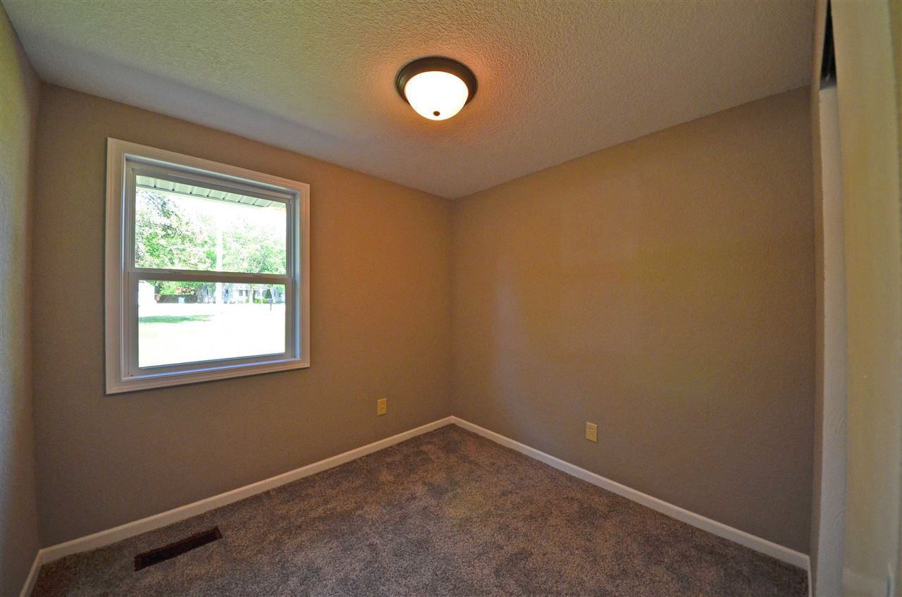 5829 Goshen Road Fort Wayne, IN 46818 - Photo 14 of 17