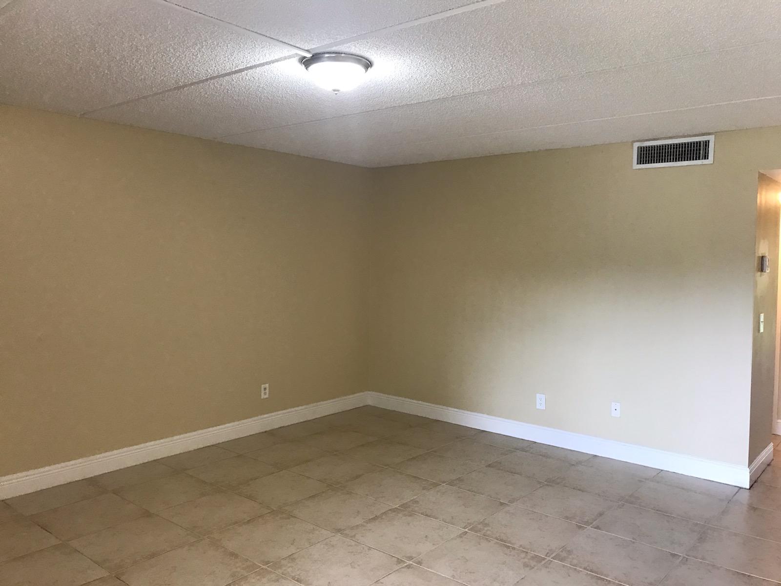 1209 Meadows Circle Boynton Beach, FL 33436 - Photo 8 of 12 IMG_2386