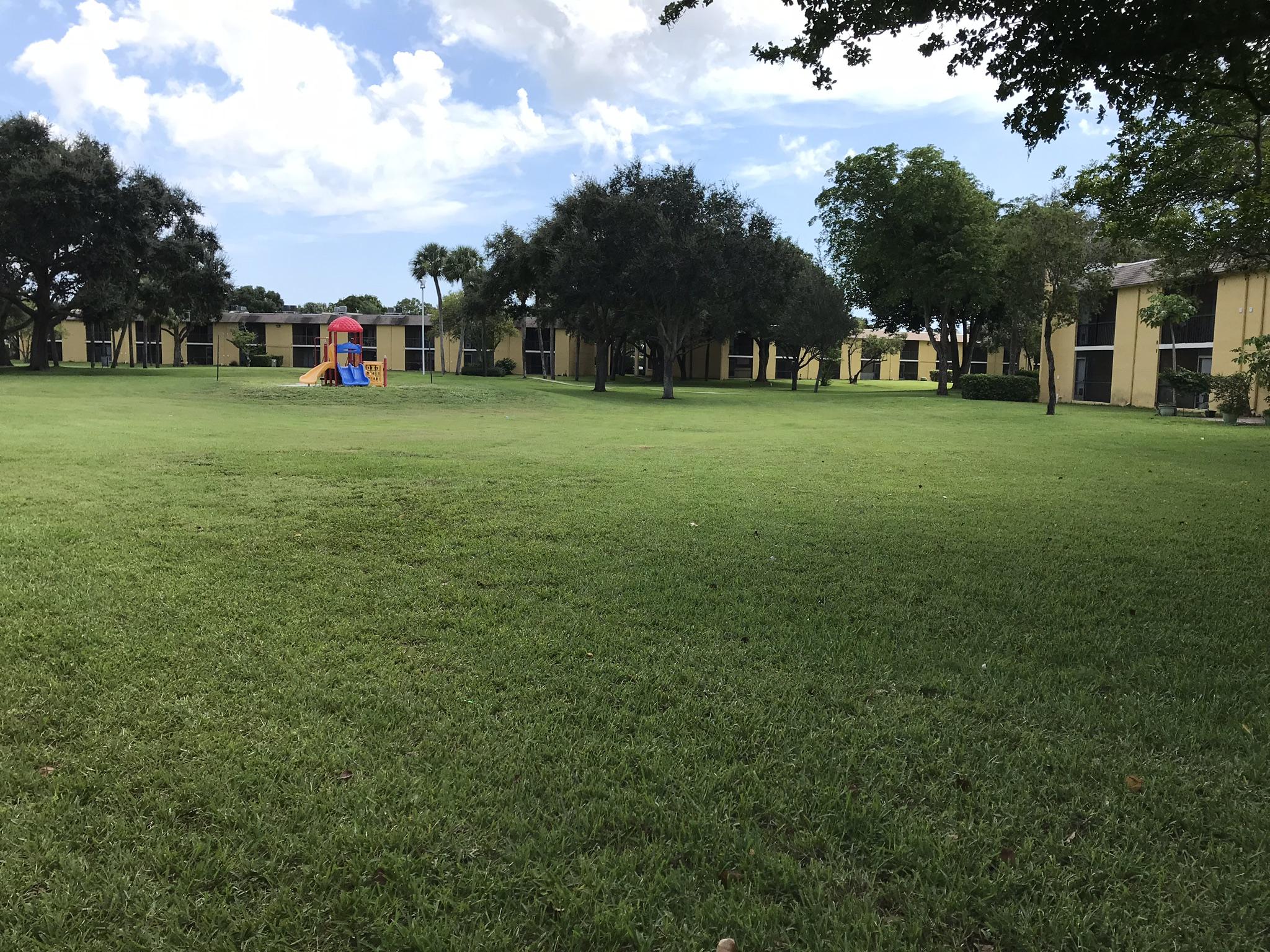 1209 Meadows Circle Boynton Beach, FL 33436 - Photo 9 of 12 IMG_2302