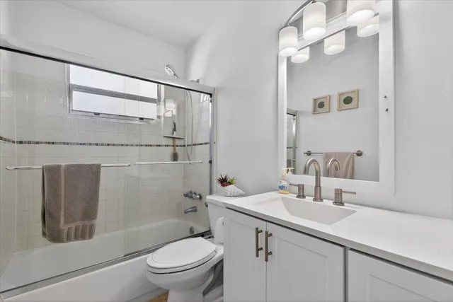 $5,000 | 110 Northeast 30th Street, Pompano Beach, FL 33064