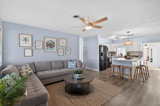 $5,000 | 110 Northeast 30th Street, Pompano Beach, FL 33064