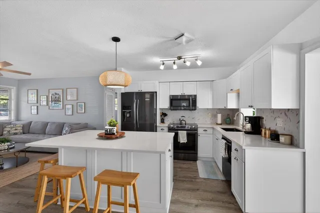 $5,000 | 110 Northeast 30th Street, Pompano Beach, FL 33064