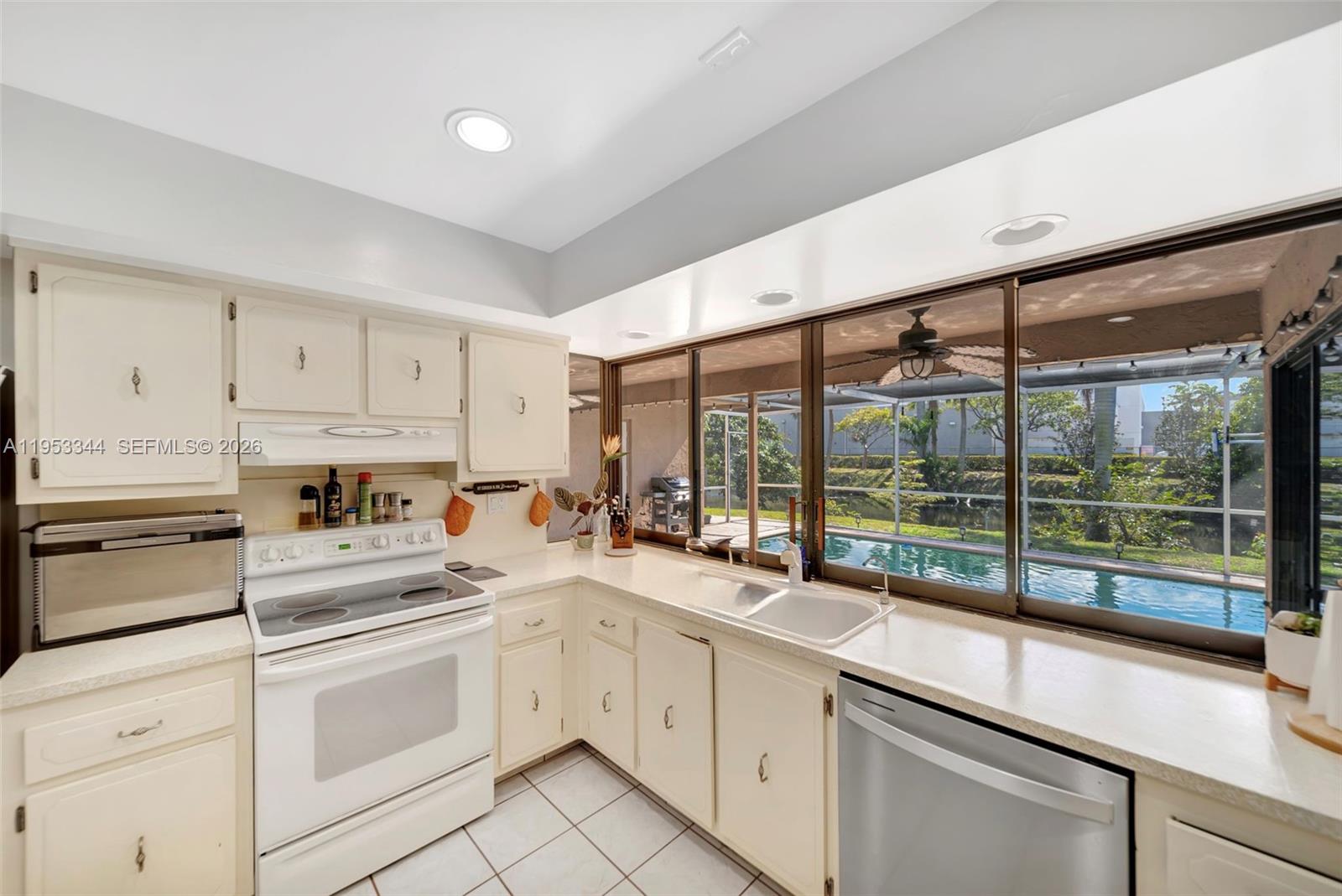 9220 Southwest 56th Street Cooper City, FL 33328 - Photo 11 of 38