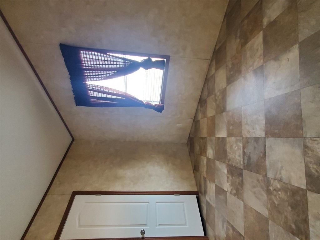 61 County Road 433 Taylor, TX 76574 - Photo 11 of 18