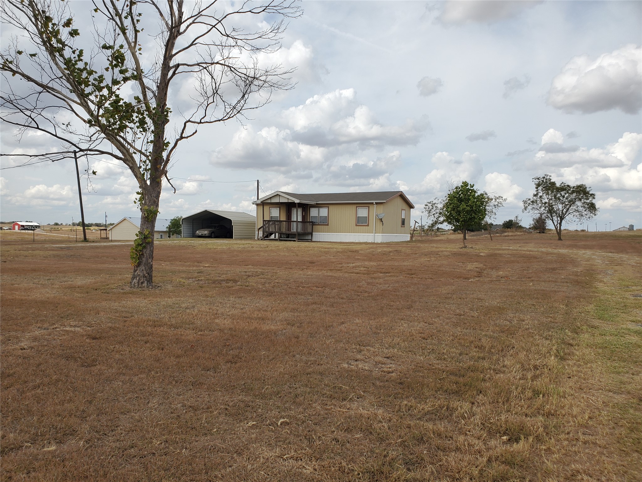 61 County Road 433 Taylor, TX 76574 - Photo 2 of 18